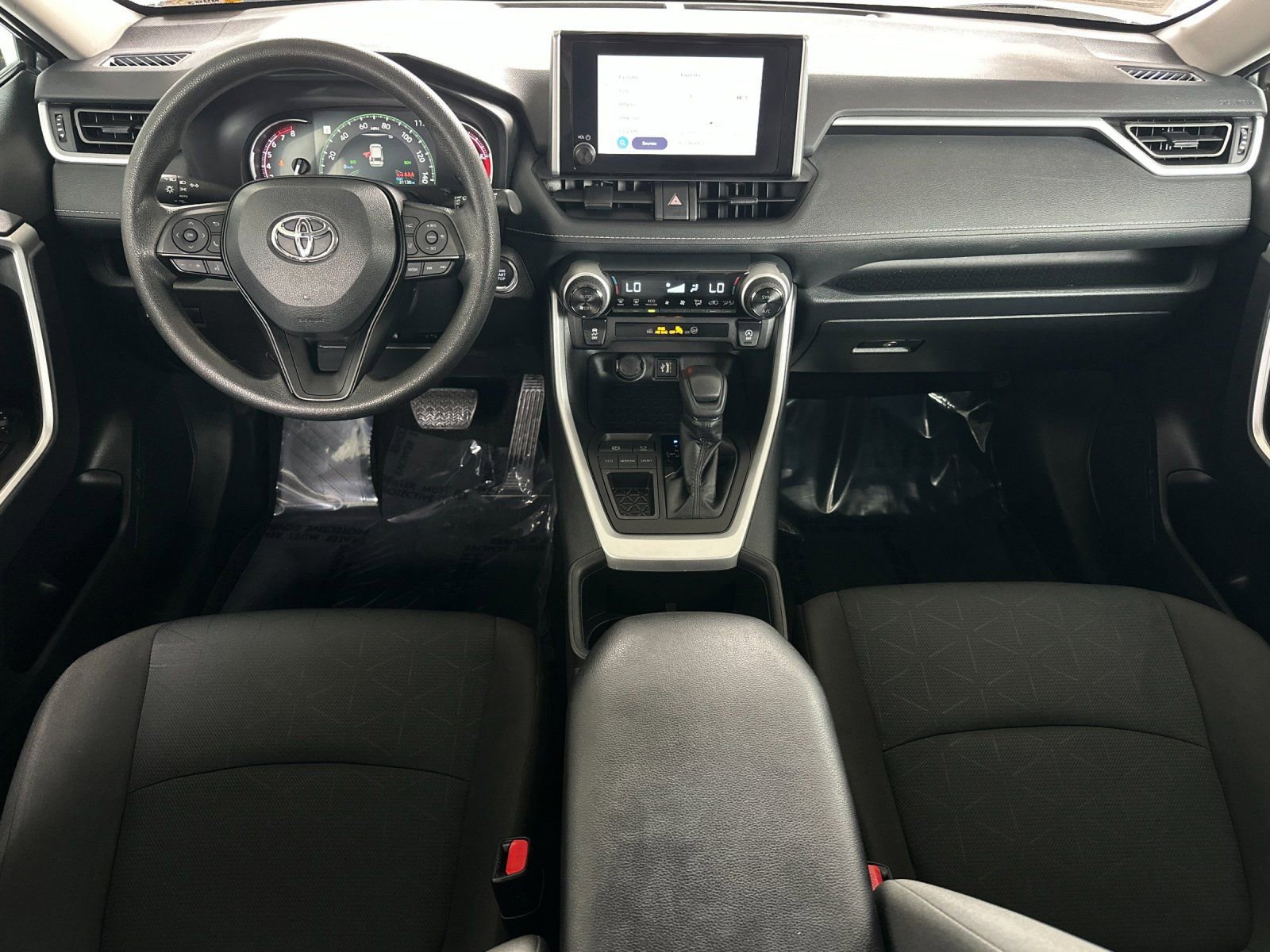 Used 2025 Toyota RAV4 XLE FWD image 12