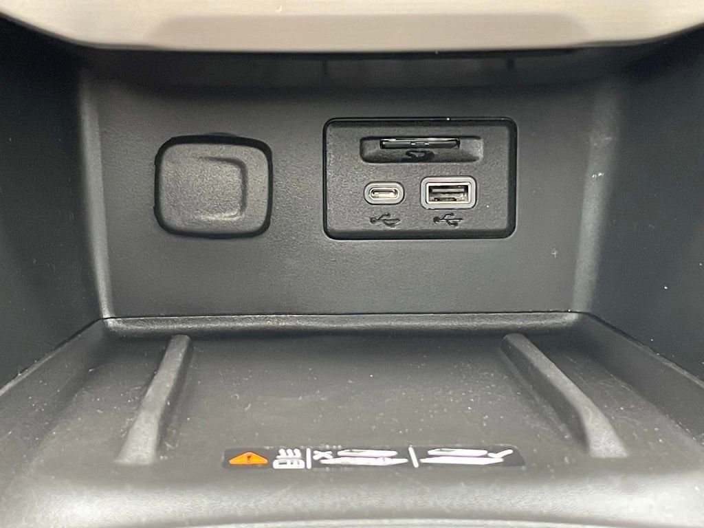 Certified 2023 GMC Acadia Denali w/ Denali Ultimate Package AWD/4WD image 46