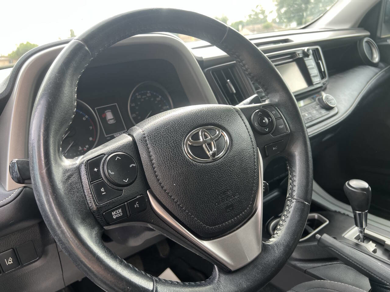 Used 2018 Toyota RAV4 XLE w/ Plus Extra Value Package image 27