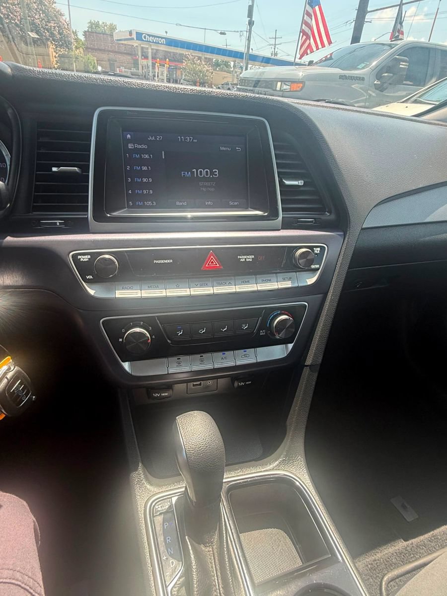 Used 2019 Hyundai Sonata SE FWD image 14