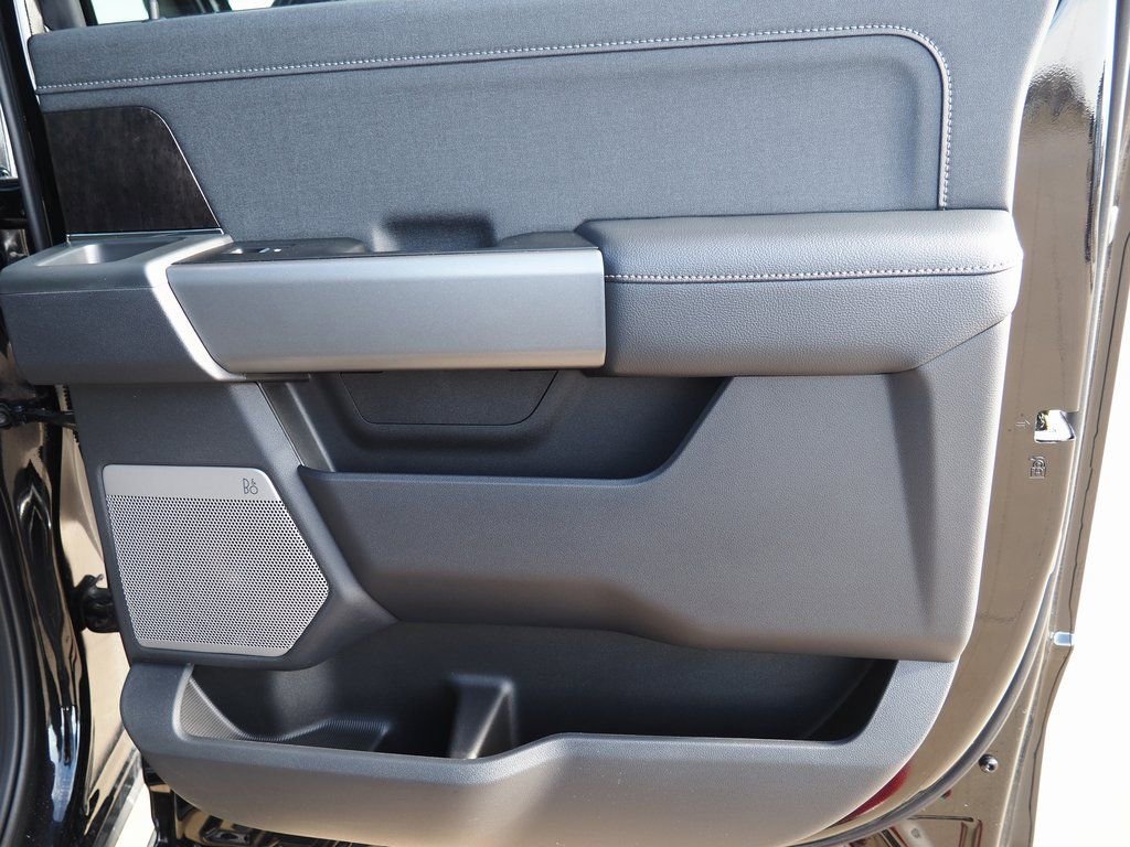 New 2026 Ford F350 Lariat w/ Black Appearance Package image 38