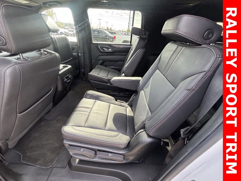 Used 2023 Chevrolet Suburban RST w/ Luxury Package image 26