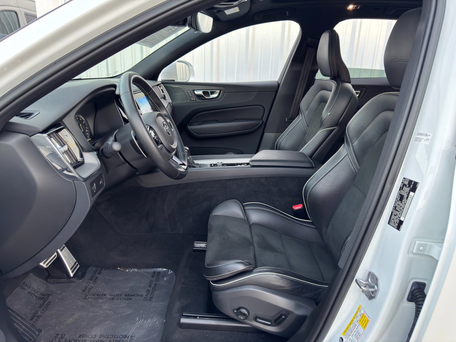 Used 2019 Volvo XC60 T5 R-Design w/ Protection Package image 16