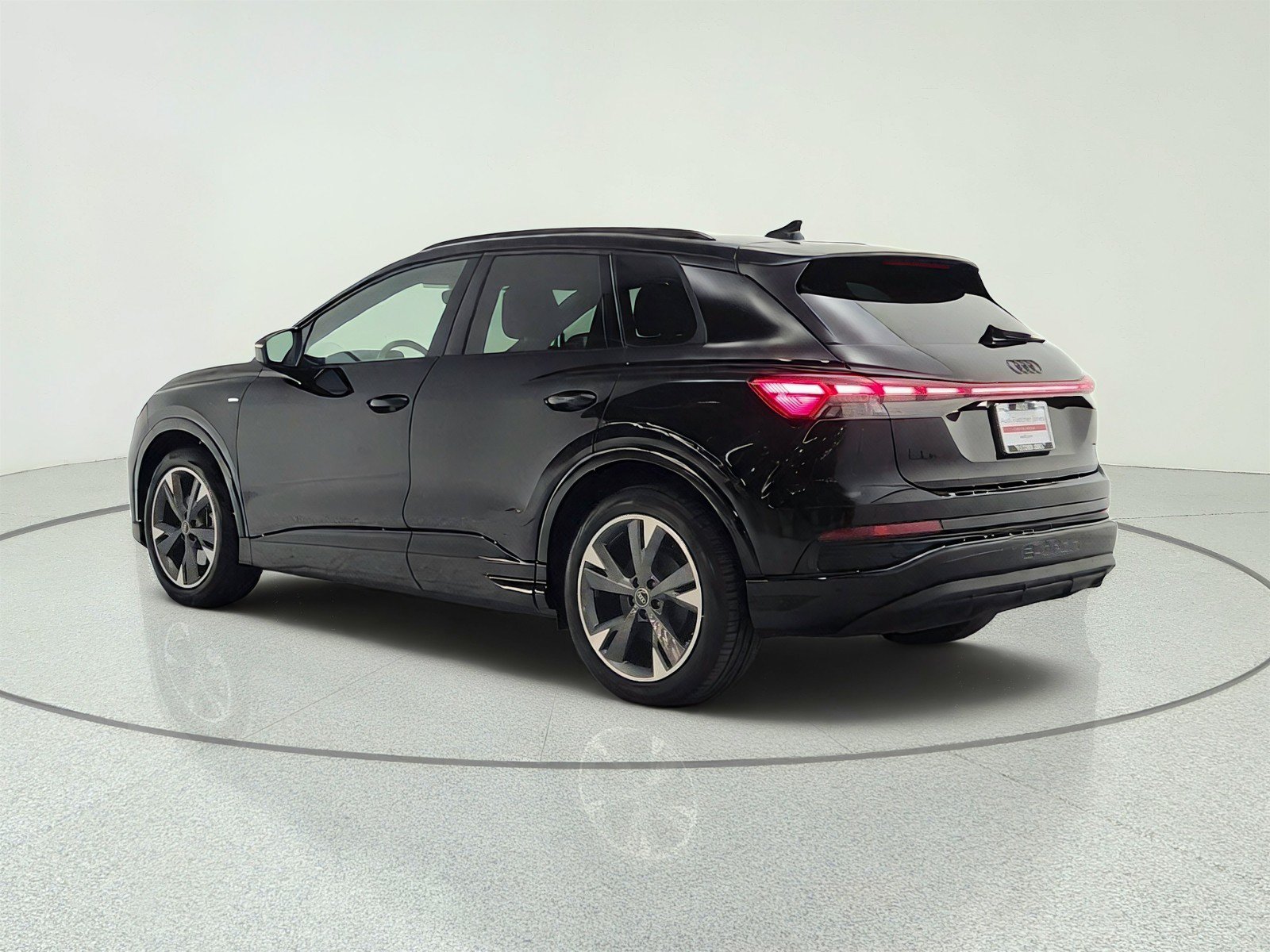 Used 2024 Audi Q4 e-tron Premium Plus AWD/4WD image 7