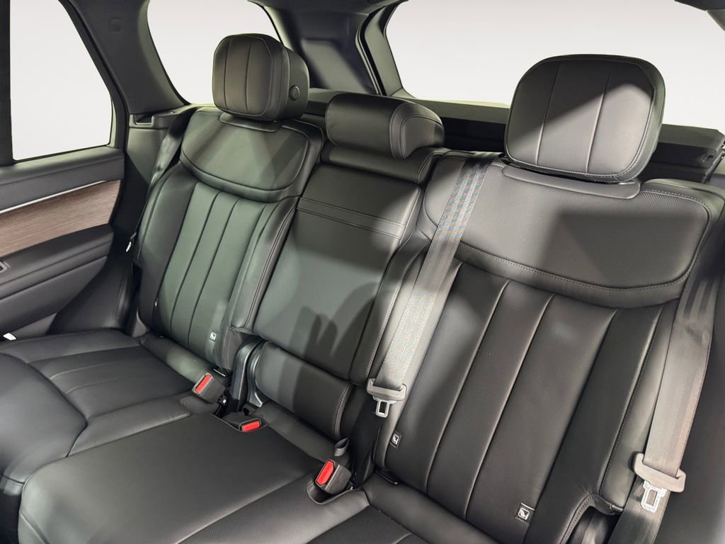 New 2025 Land Rover Range Rover SE image 13