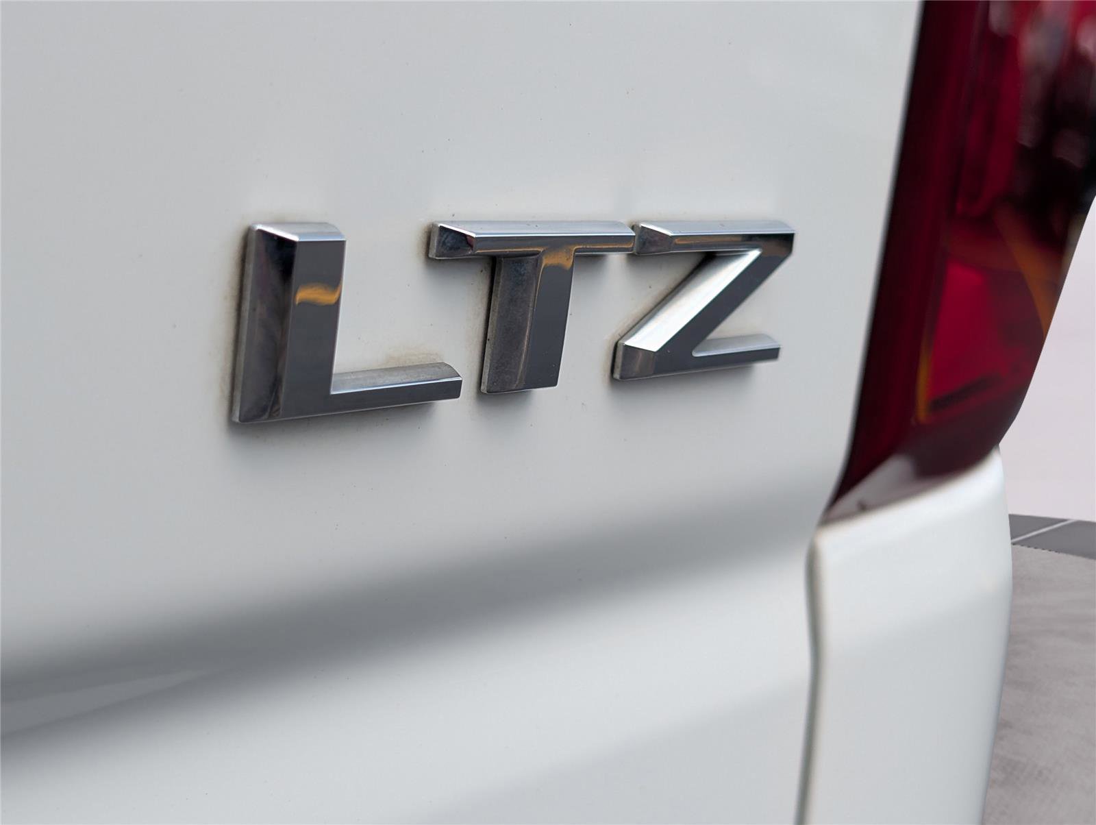 Used 2024 Chevrolet Silverado 1500 LTZ w/ Z71 Off-Road Package image 40