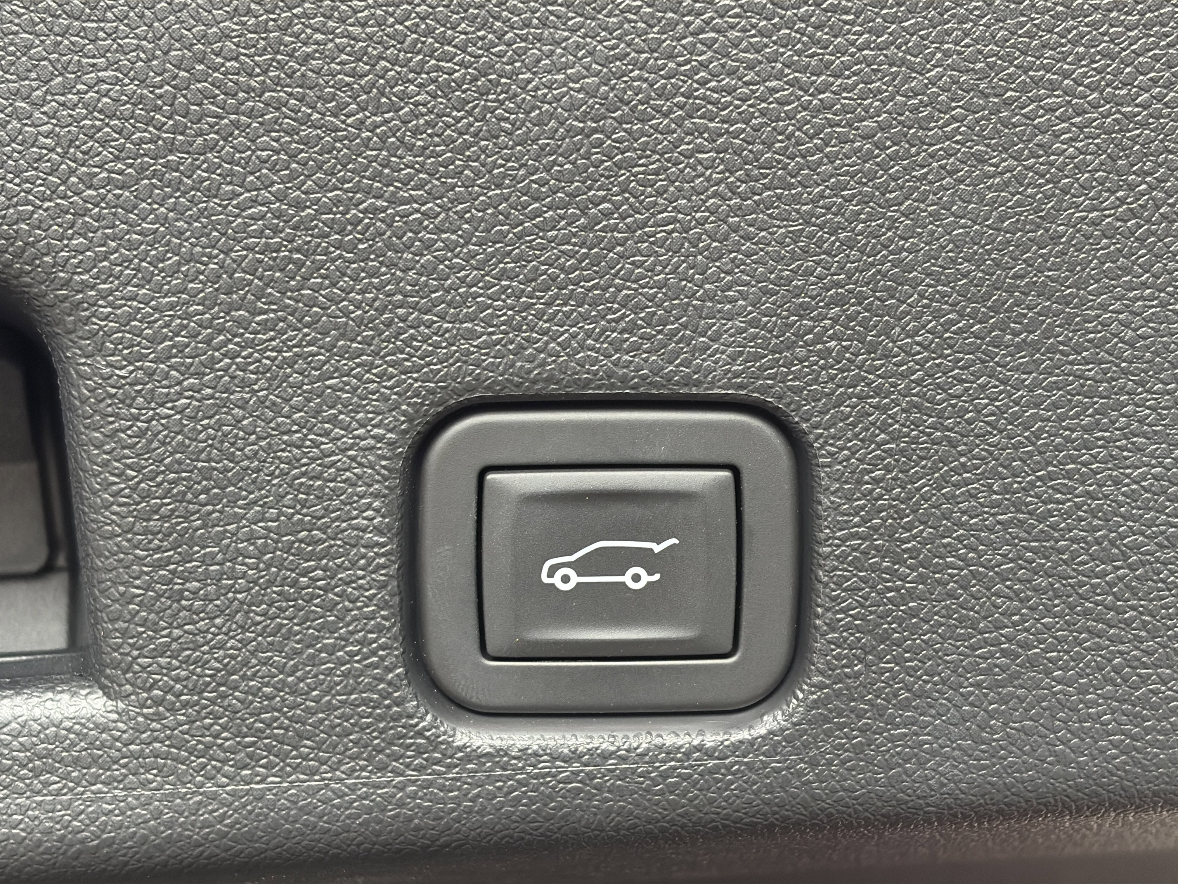 Certified 2025 Buick Enclave Avenir AWD/4WD image 16