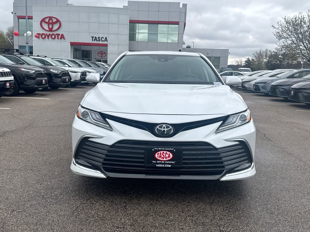 Used 2023 Toyota Camry XLE w/ Cold Weather Package AWD/4WD image 2