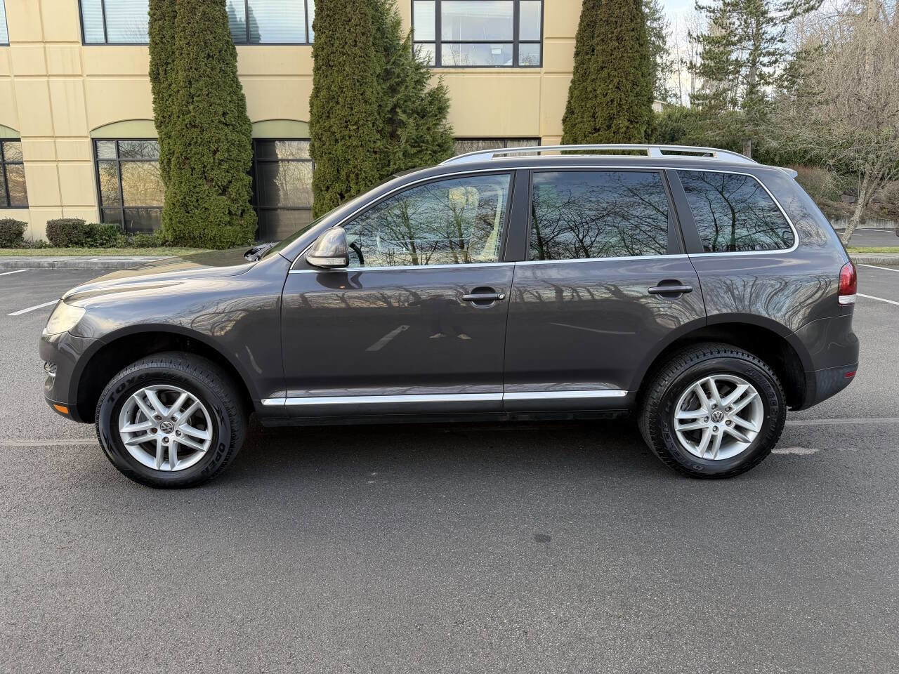 Used 2008 Volkswagen Touareg V6 image 8