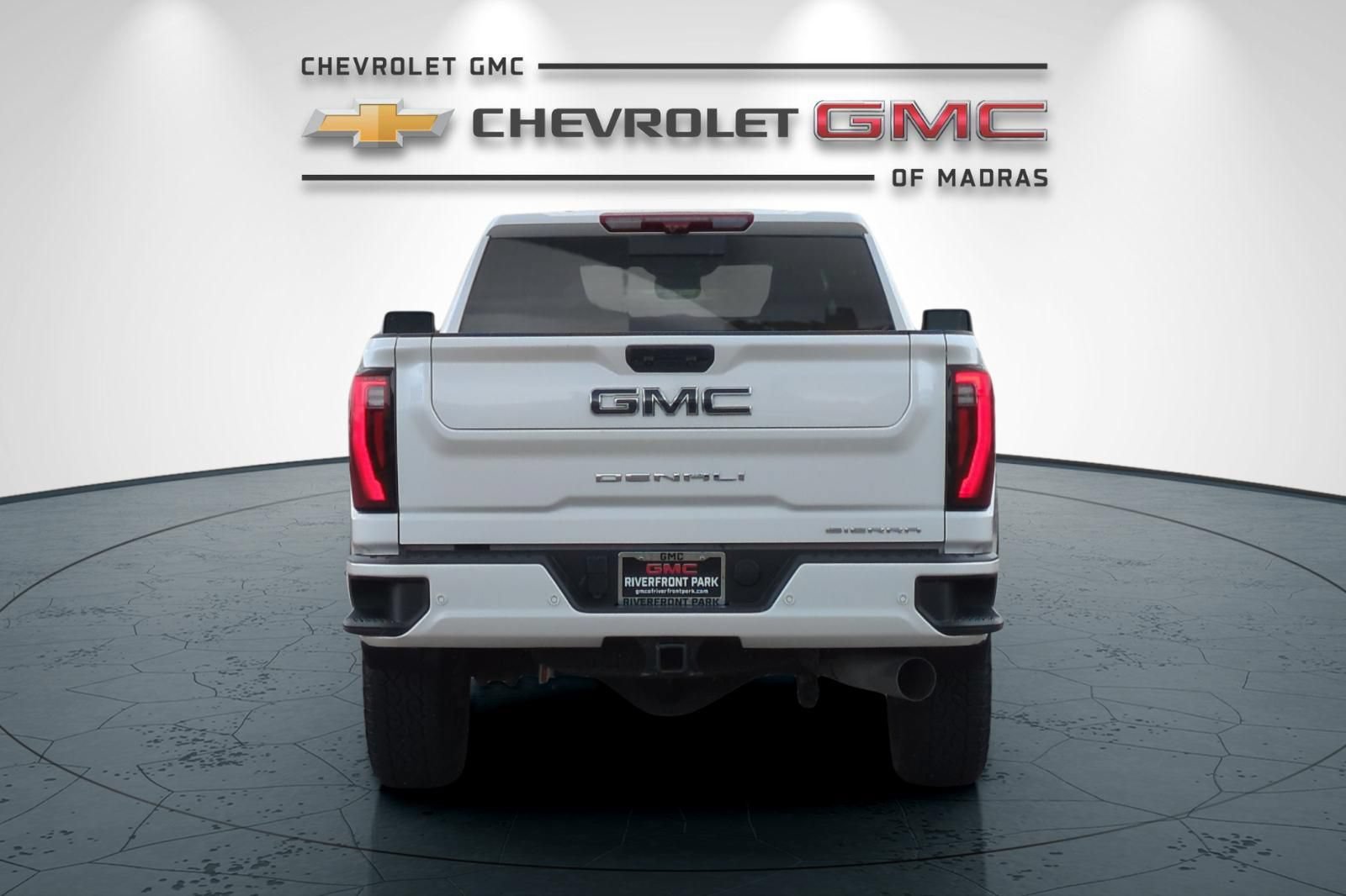 Used 2025 GMC Sierra 2500 Denali Ultimate AWD/4WD image 4