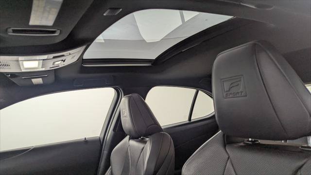 Used 2019 Lexus UX 200 F Sport w/ F Sport Premium Package FWD image 29