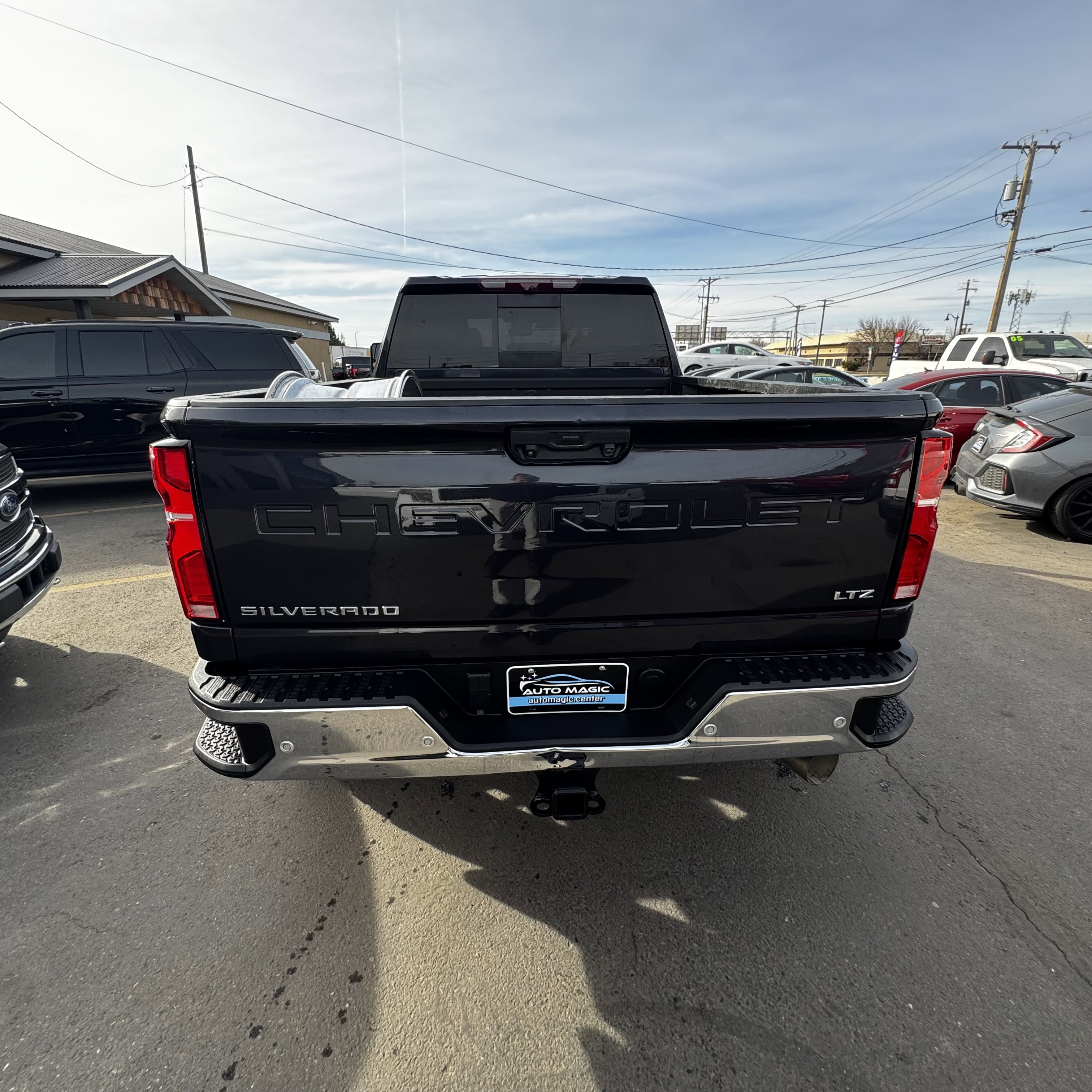 Used 2024 Chevrolet Silverado 2500 LTZ w/ LTZ Convenience Package image 4