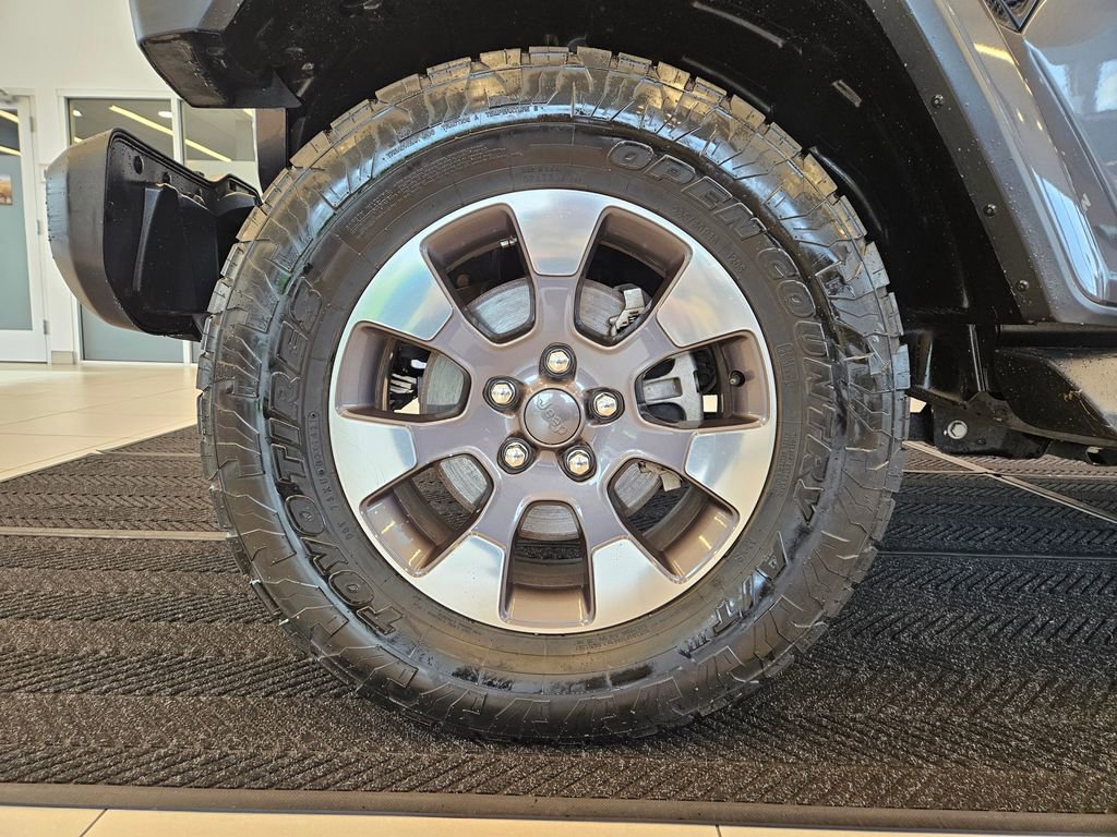 Used 2018 Jeep Wrangler Unlimited Sahara image 11
