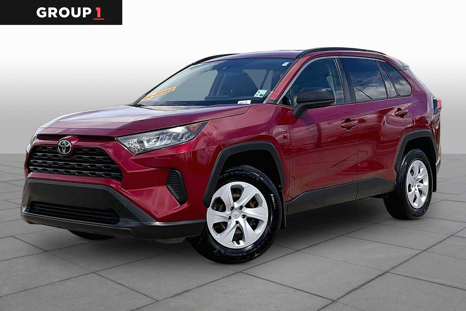 Used 2020 Toyota RAV4 LE FWD image 1