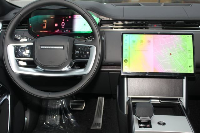 New 2026 Land Rover Range Rover Long Wheelbase SE image 4