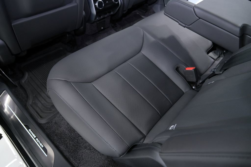Used 2026 Land Rover Range Rover Long Wheelbase SE image 34