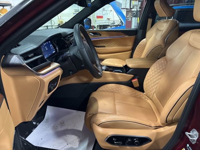 Used 2025 Jeep Grand Cherokee L Summit image 7