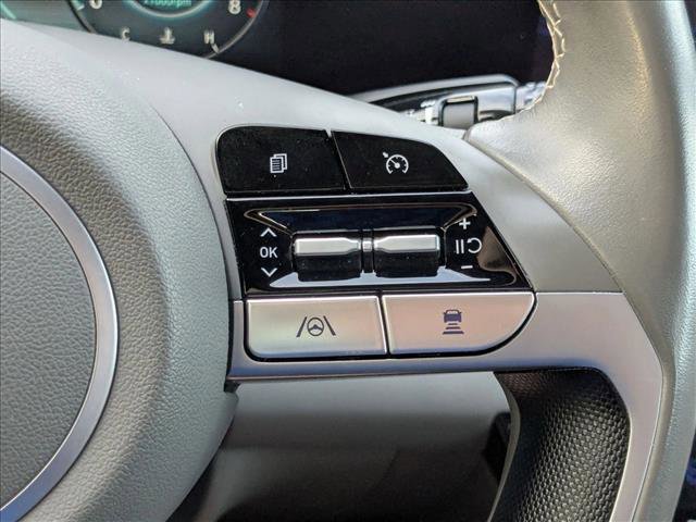 Used 2023 Hyundai Elantra SEL w/ Convenience Package image 5