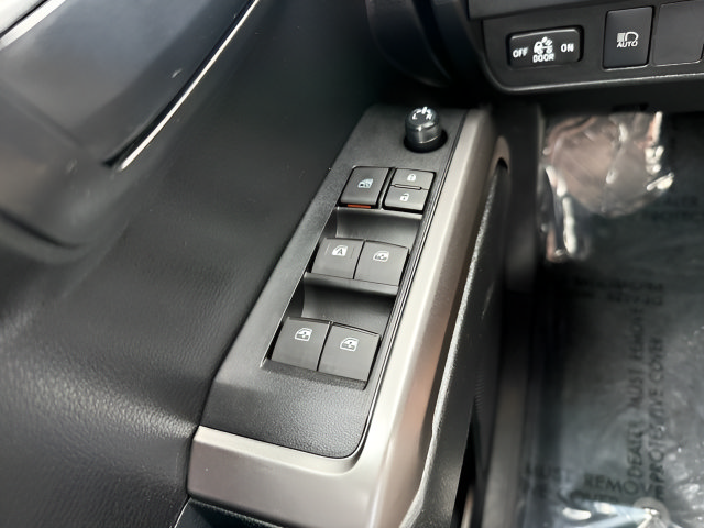 Used 2021 Toyota Tacoma SR5 AWD/4WD image 19