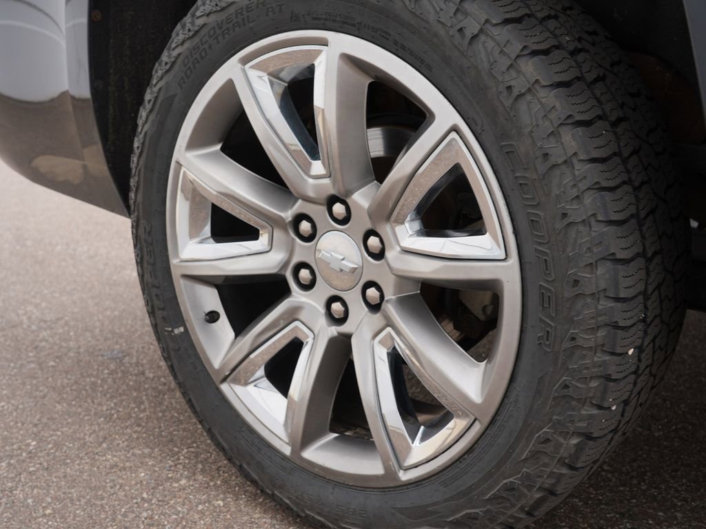Used 2017 Chevrolet Suburban Premier image 29