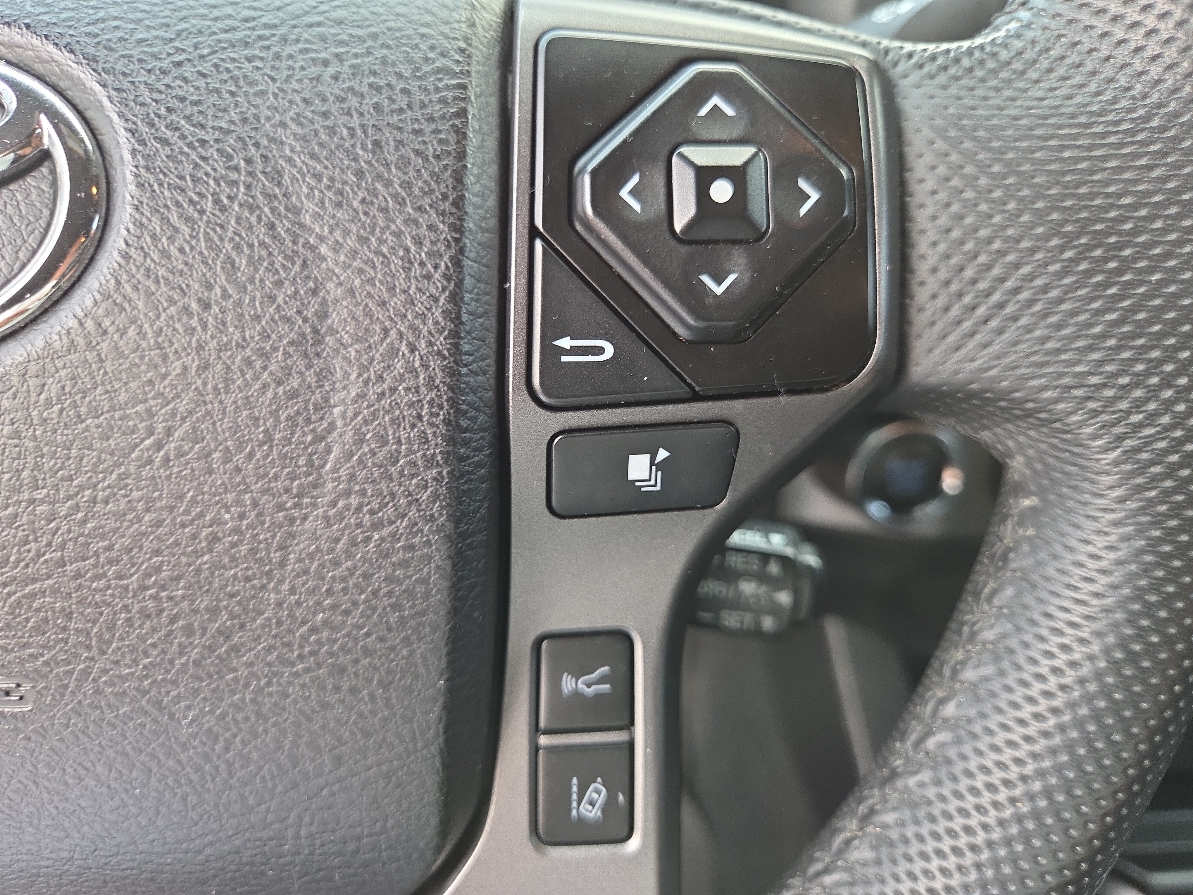 Certified 2021 Toyota Tacoma TRD Sport AWD/4WD image 26