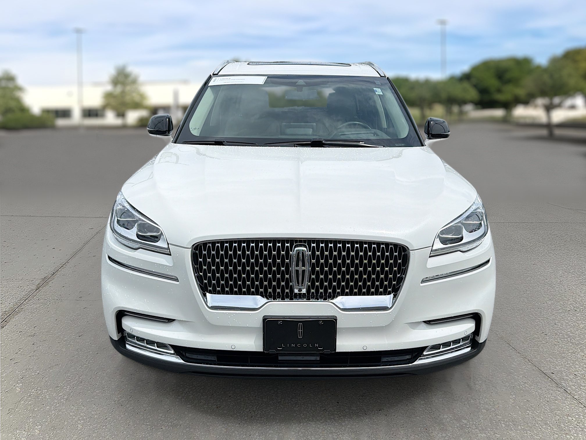 Certified 2020 Lincoln Aviator Reserve w/ Equipment Group 202A AWD/4WD image 2