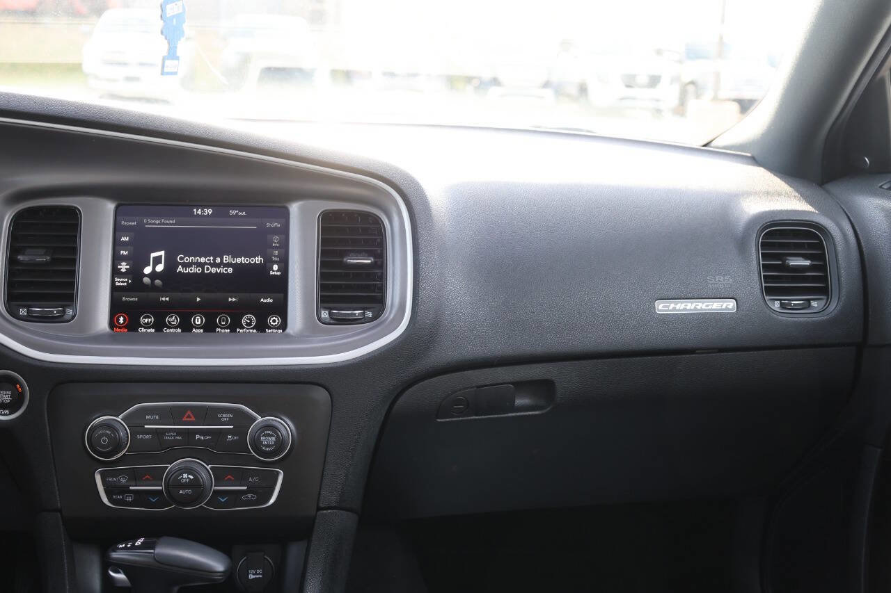 Used 2022 Dodge Charger SXT w/ Blacktop Package image 23