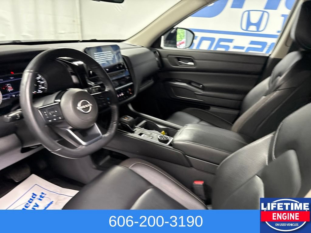Used 2024 Nissan Pathfinder SL AWD/4WD image 24