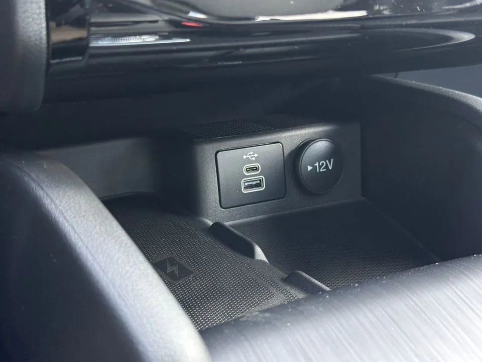New 2026 Ford Escape SE w/ PHEV Premium Package FWD image 30