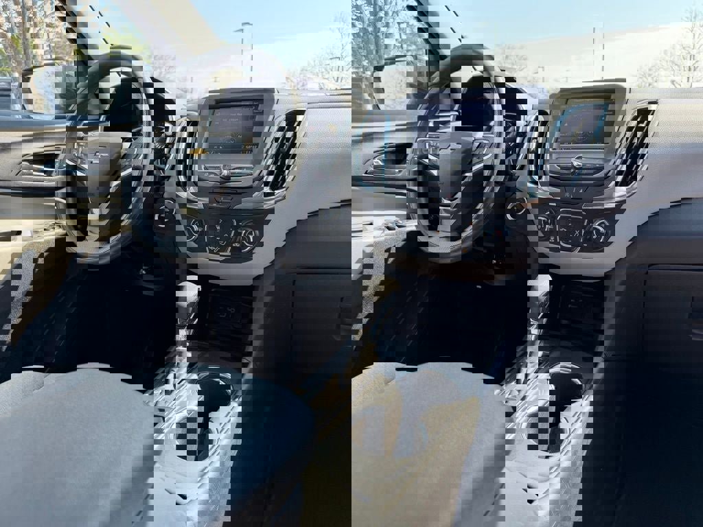 Used 2024 Chevrolet Equinox LS w/ LS Convenience Package image 11