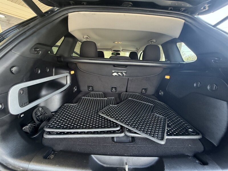 Used 2014 Jeep Cherokee Latitude w/ Comfort/Convenience Group AWD/4WD image 14