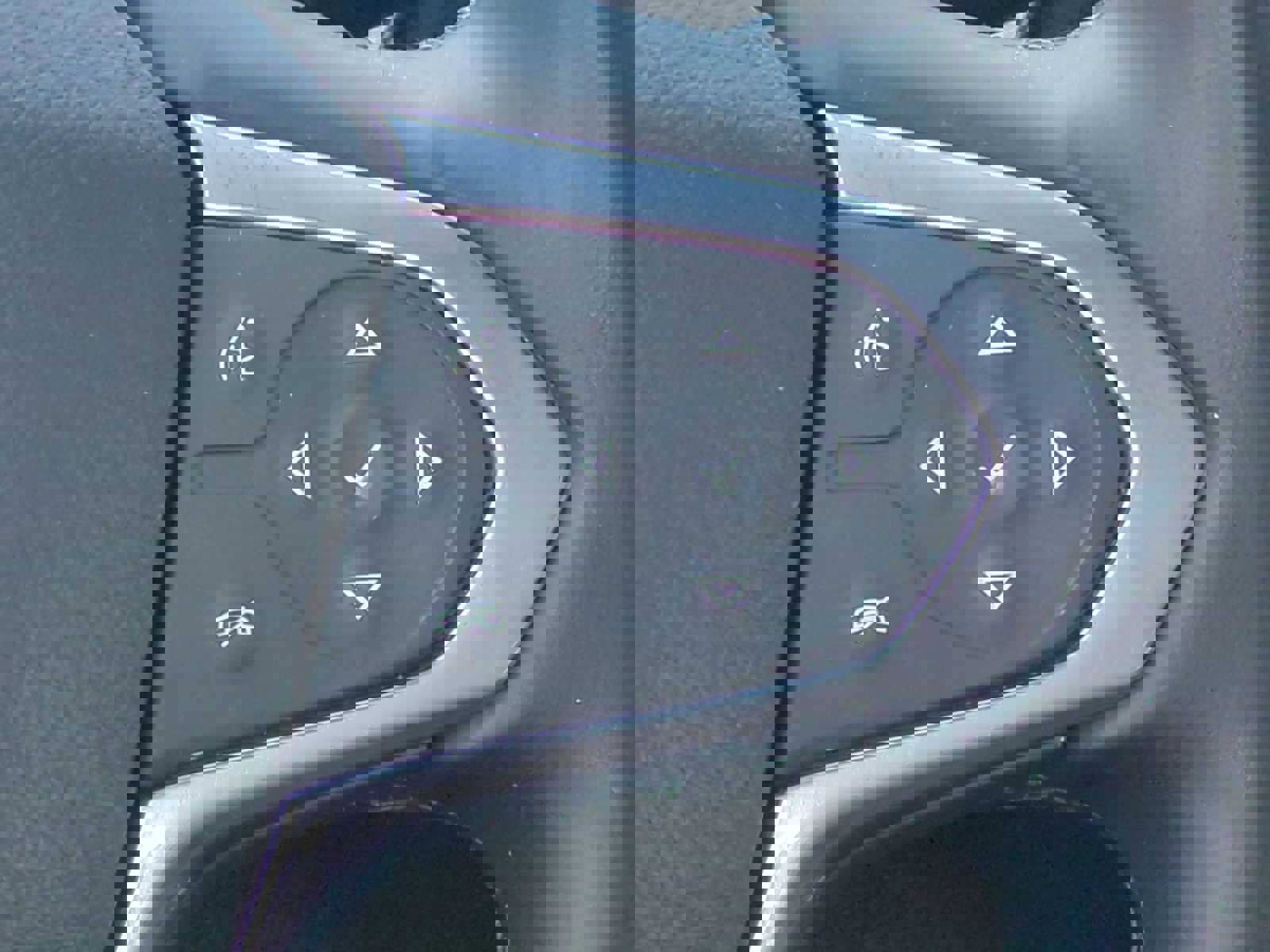 Used 2023 Chevrolet Traverse LT image 16