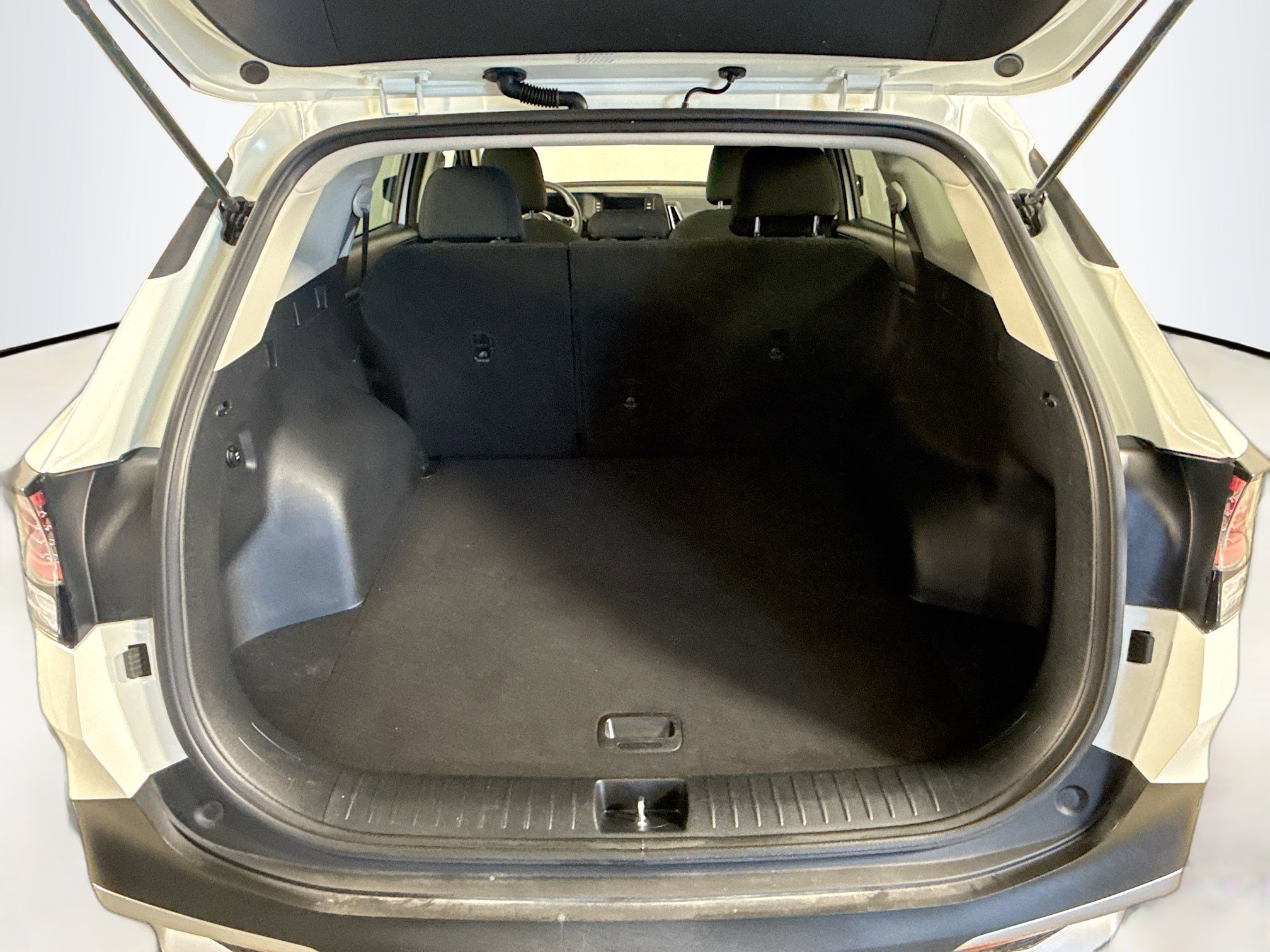 Used 2025 Kia Sportage LX image 34