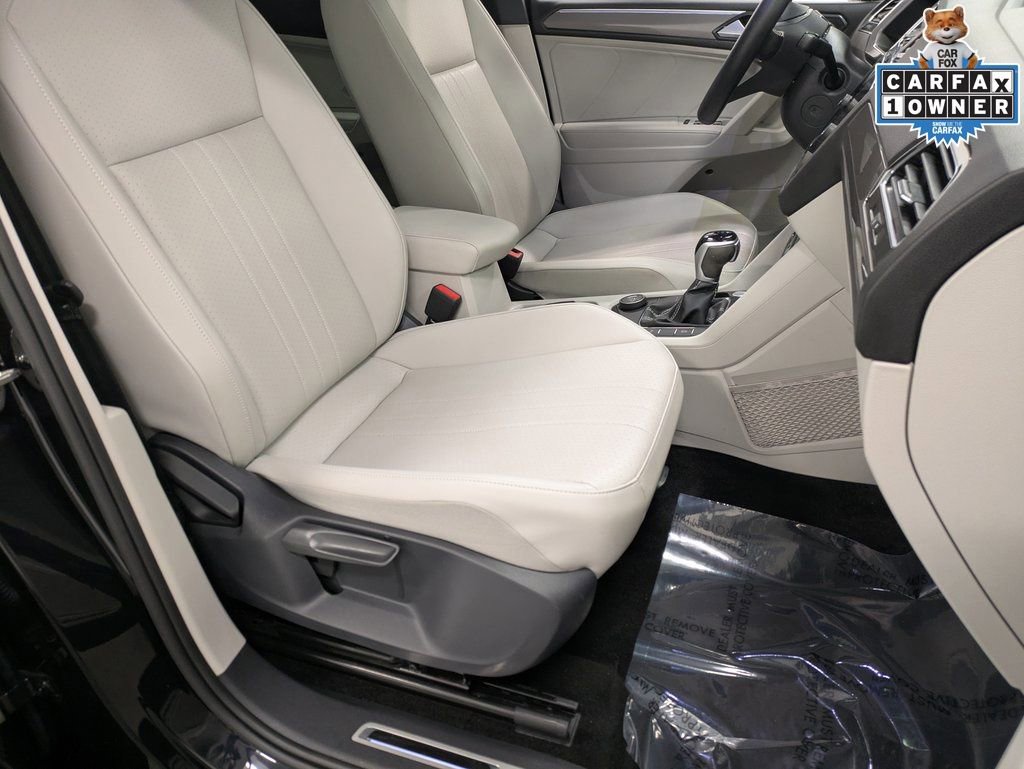 Used 2023 Volkswagen Tiguan SE R-Line image 30