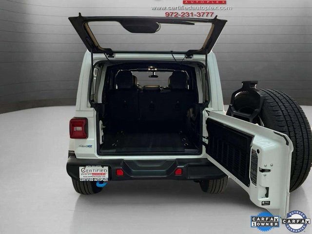 Used 2023 Jeep Wrangler Unlimited Sahara w/ Cold Weather Group image 7