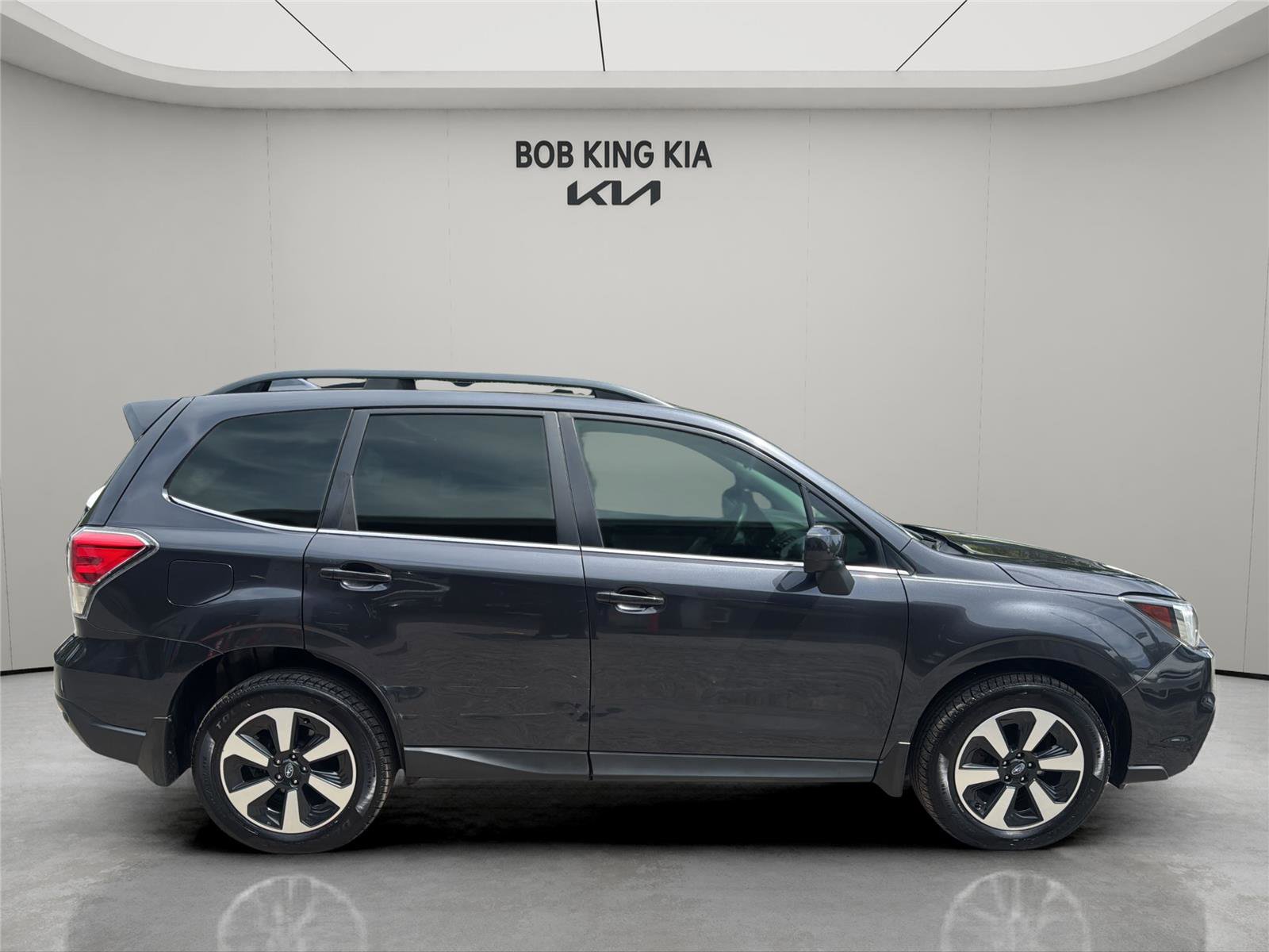 Used 2018 Subaru Forester 2.5i Limited AWD/4WD image 6