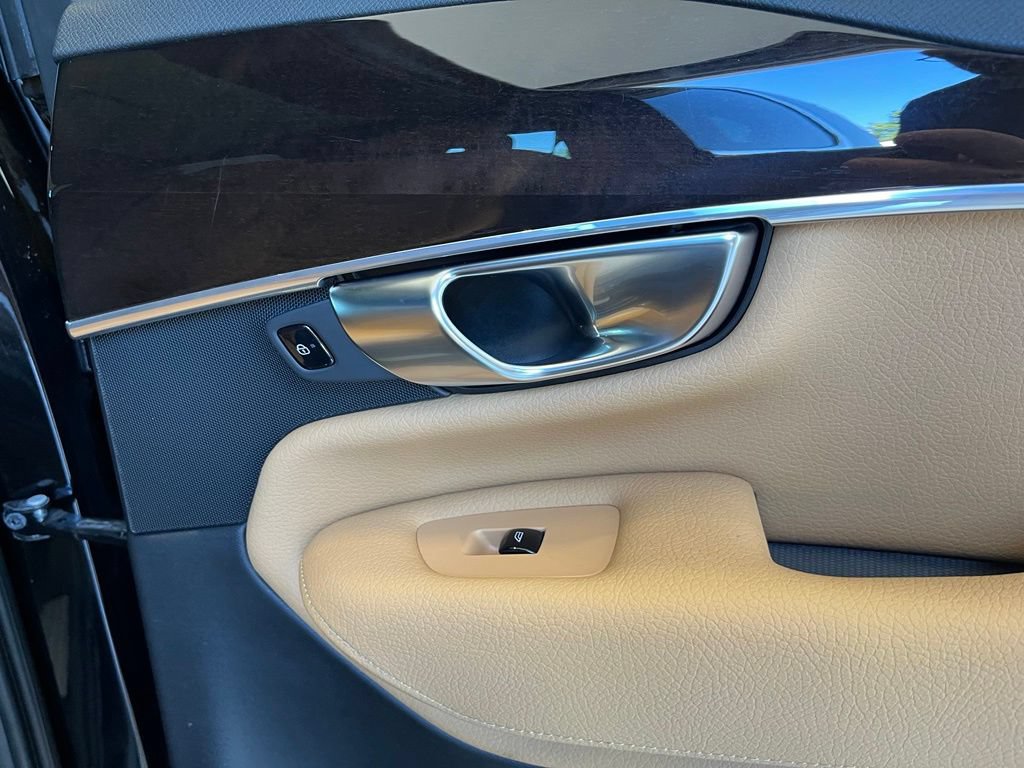 Used 2019 Volvo XC90 T6 Momentum w/ Protection Package AWD/4WD image 38