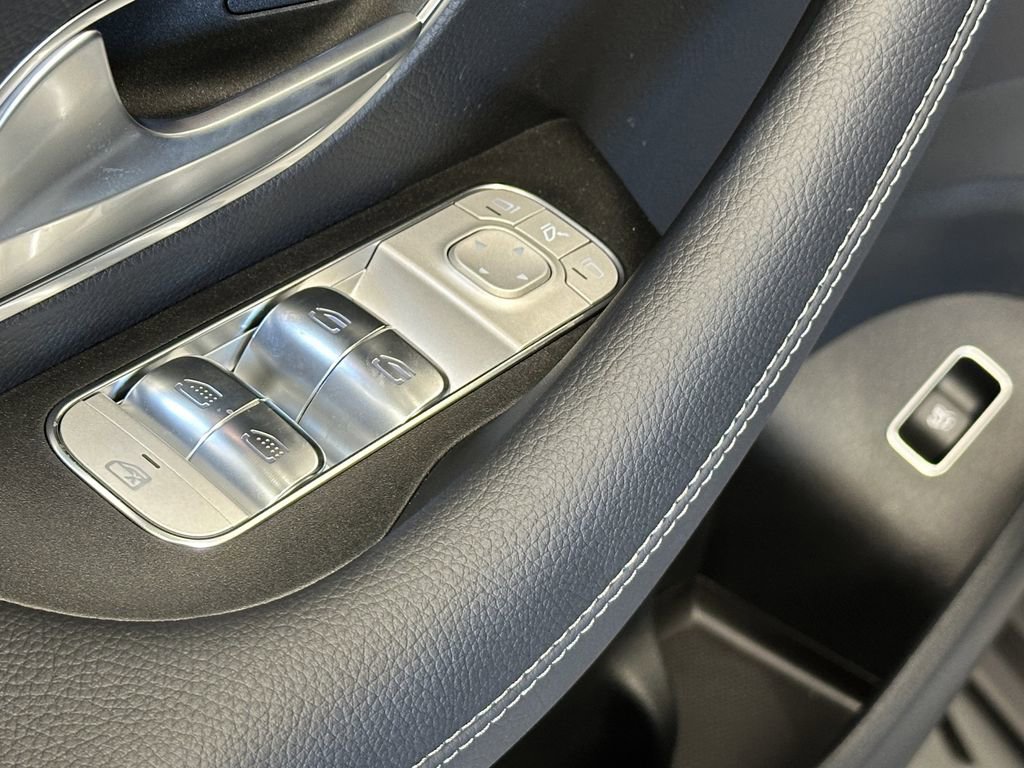 New 2026 Mercedes-Benz GLS 580 4MATIC image 11
