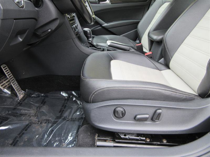 Used 2018 Volkswagen Passat 3.6 image 20