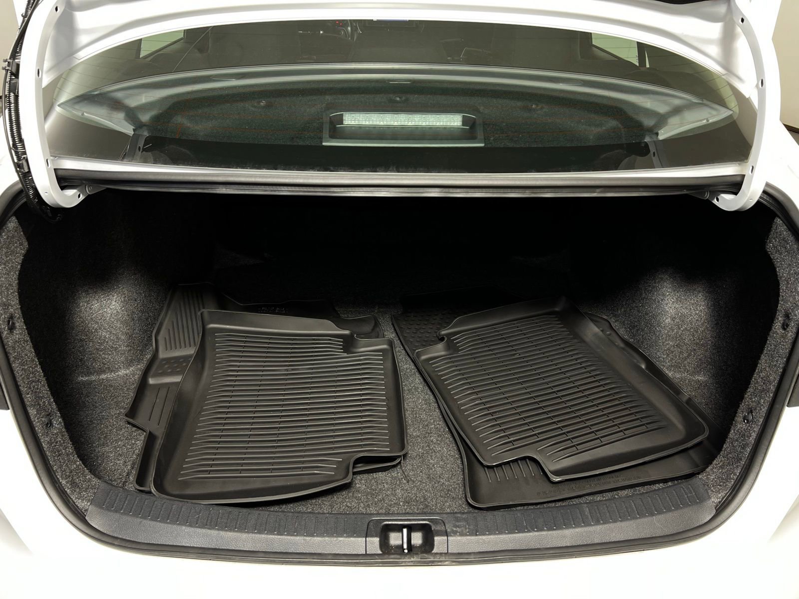 Certified 2025 Toyota Corolla LE image 21