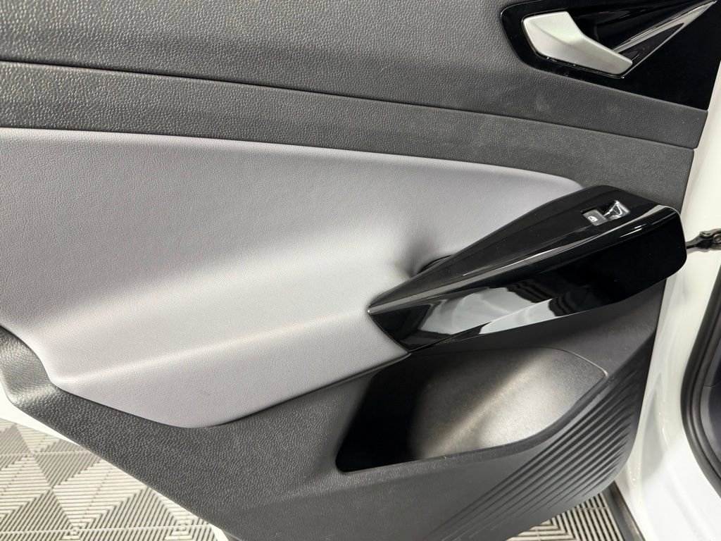 Used 2022 Volkswagen ID.4 Pro image 28