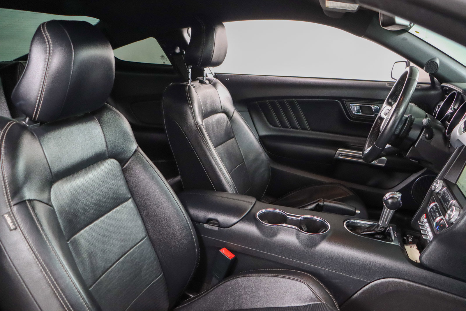 Used 2017 Ford Mustang GT Premium w/ Equipment Group 401A image 26