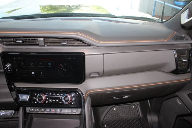 Used 2025 GMC Sierra 2500 AT4 w/ AT4 Premium Plus Package AWD/4WD image 25