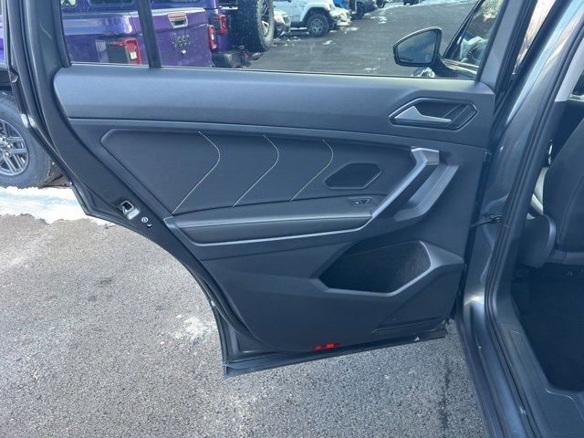 Used 2024 Volkswagen Tiguan SE image 22