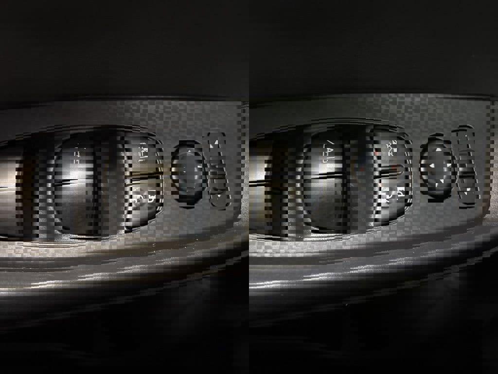 Used 2024 Nissan Sentra SV w/ All-Weather Package FWD image 24