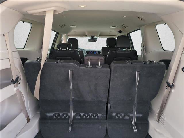 Used 2022 Chrysler Pacifica Touring-L FWD image 6