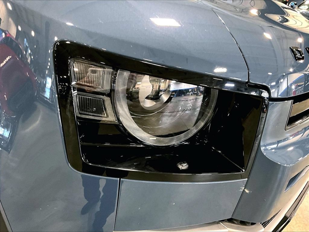 Used 2025 Land Rover Defender 90 S AWD/4WD image 34