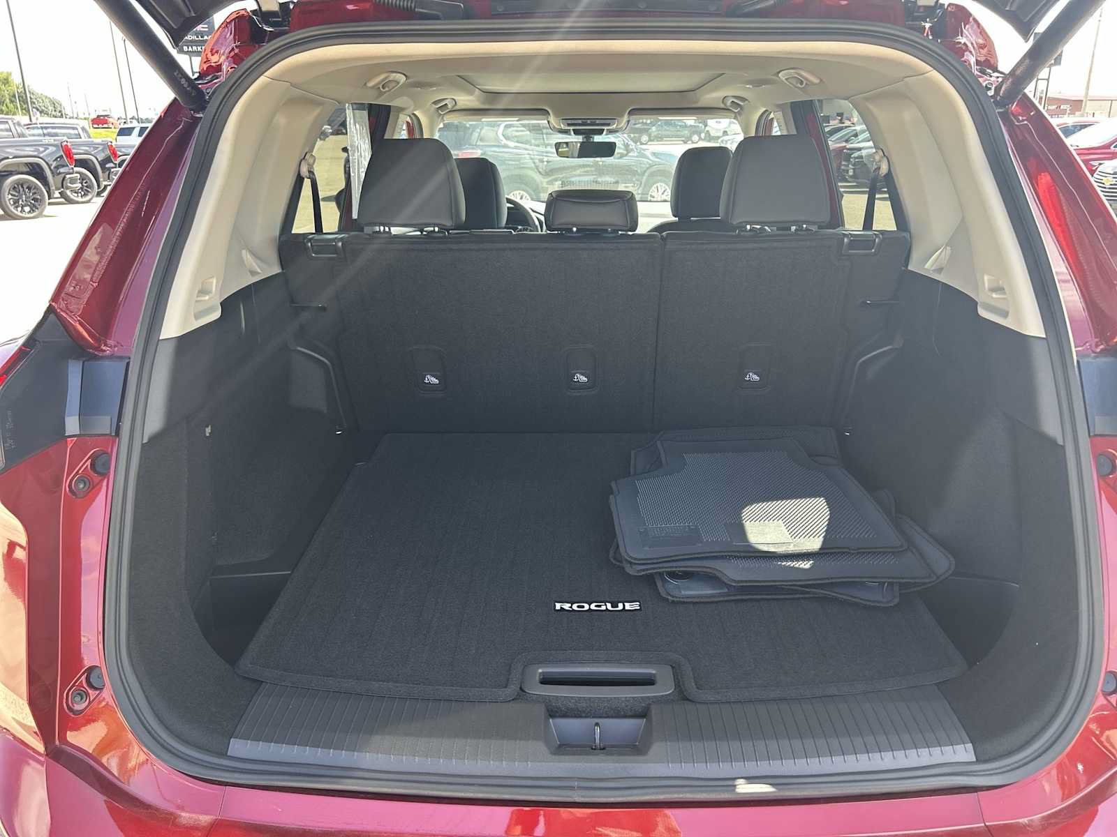 Used 2026 Nissan Rogue Dark Armor AWD/4WD image 19