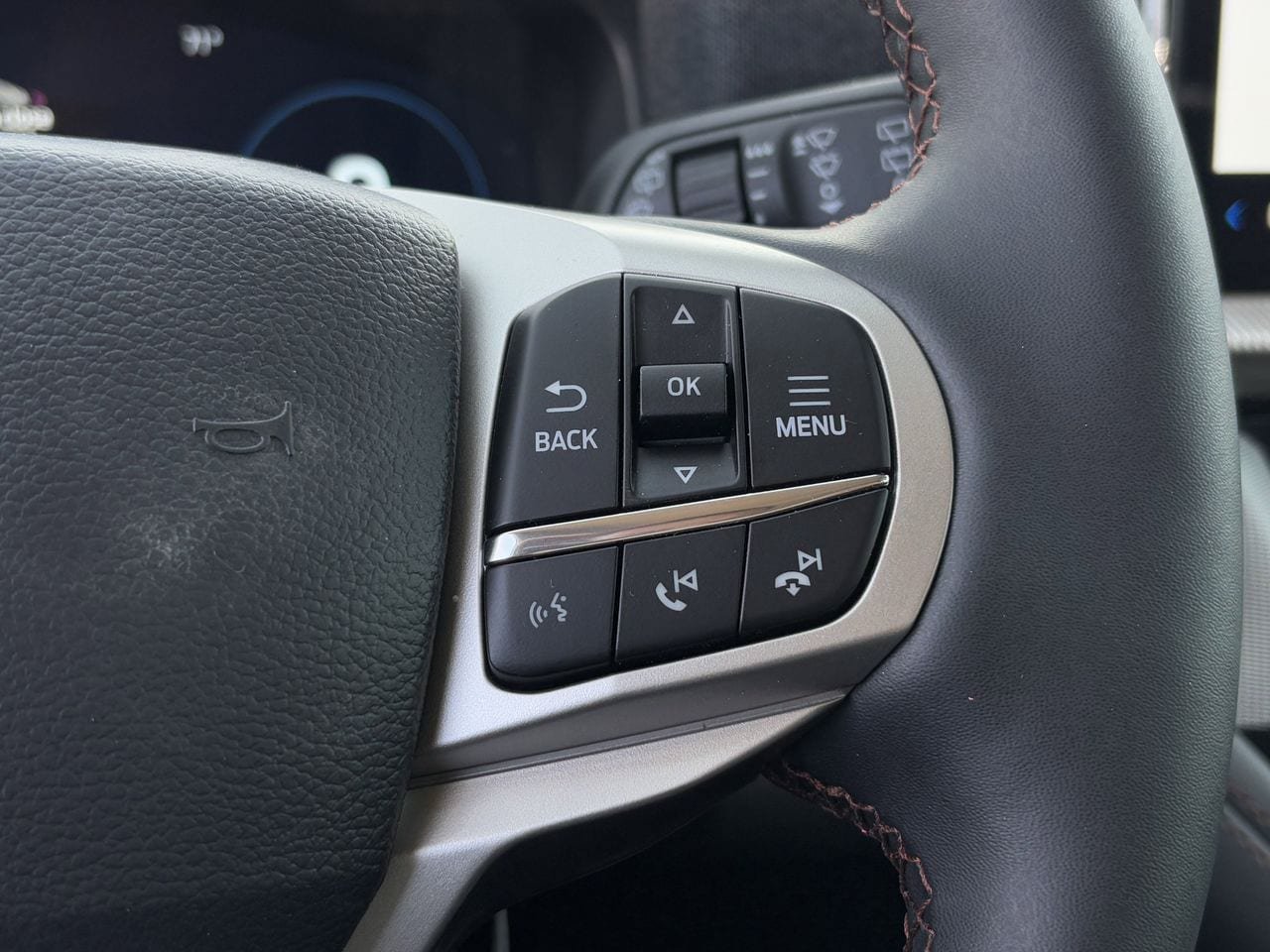 New 2026 Ford Explorer Active w/ Active Comfort Package RWD image 14