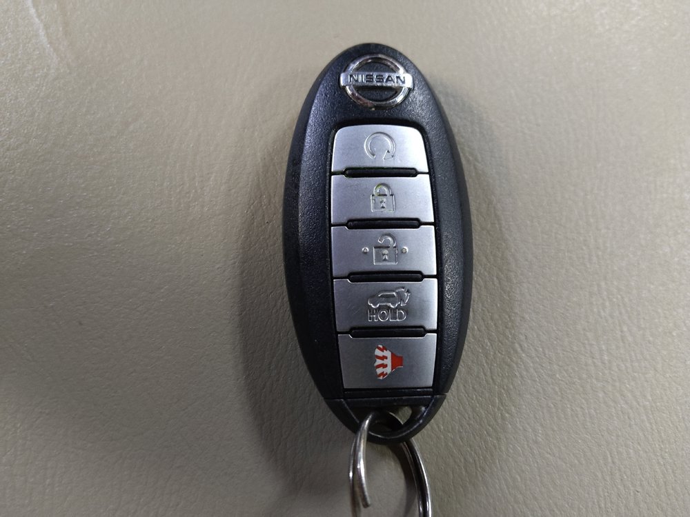 Used 2017 Nissan Pathfinder Platinum FWD image 32